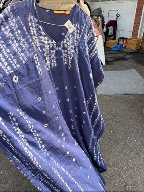 Oliphant Navy Blue Printed Top